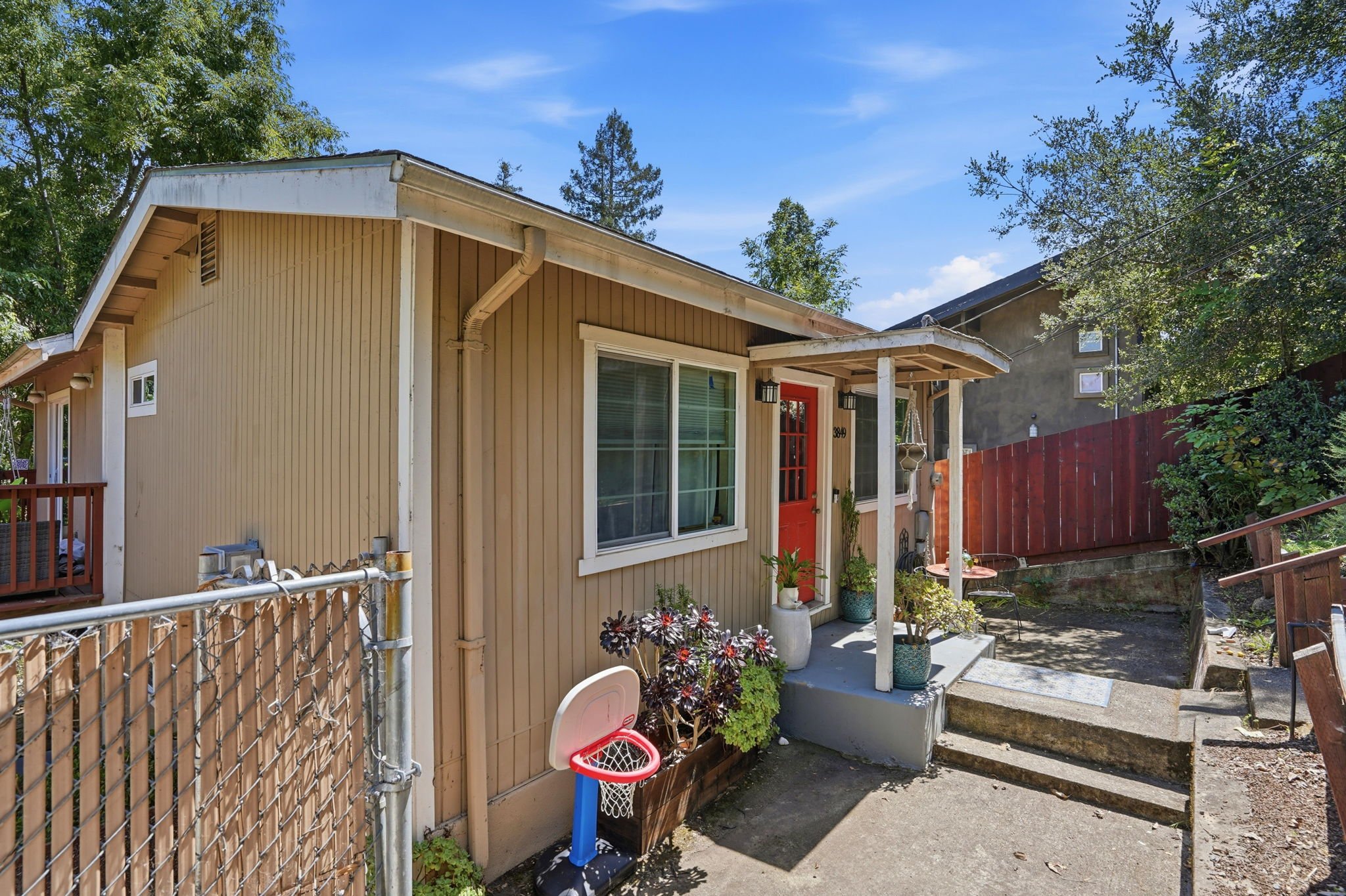 A single-family home in Oakland managed by Bay Vista PM.